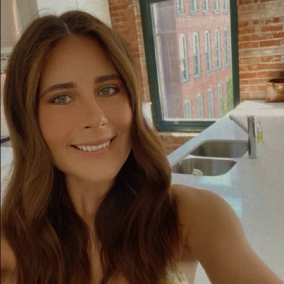 Meet your Posher, Katie - Picture 1 of 1